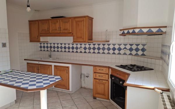 Maison à louer    6 pièces •  Caissargues