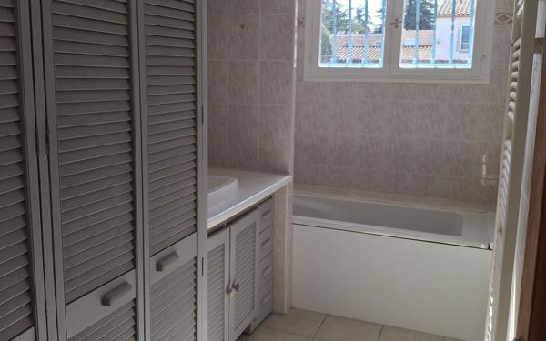 Maison à louer    6 pièces •  Caissargues