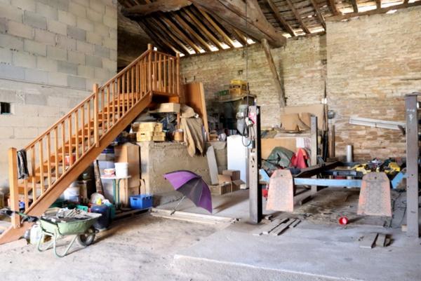 Proche PONT DE VAUX belle ferme de 200 m² avec 5 chambres sur 1000 m² de terrain