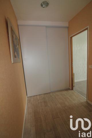 House for sale 4 rooms 81 m² Champcevrais