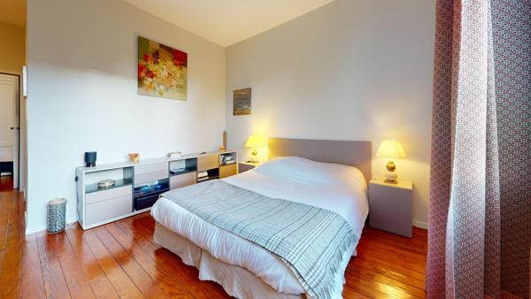 Bordeaux – Chartrons | Élégante maison en pierre avec jardin et piscine