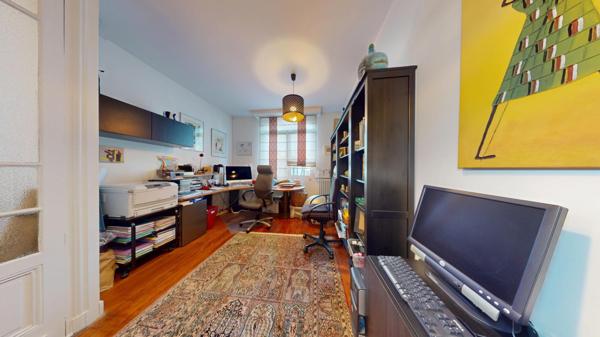 Bordeaux – Chartrons | Élégante maison en pierre avec jardin et piscine