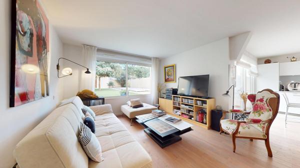 Bordeaux – Chartrons | Élégante maison en pierre avec jardin et piscine