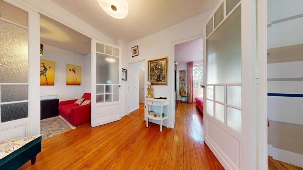 Bordeaux – Chartrons | Élégante maison en pierre avec jardin et piscine