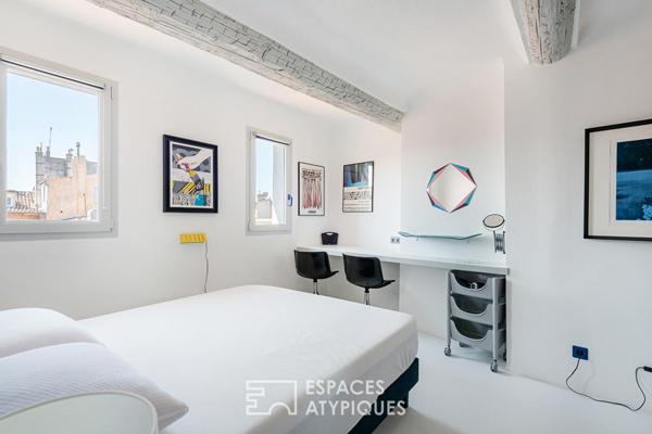 Duplex lumineux sur les toits du centre historique