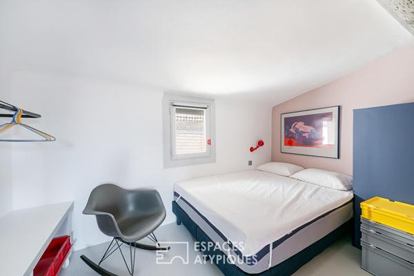 Duplex lumineux sur les toits du centre historique