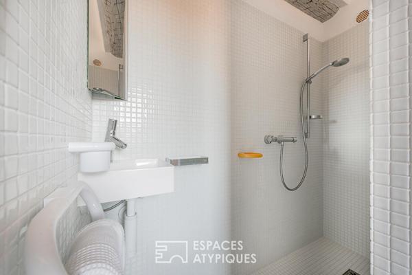 Duplex lumineux sur les toits du centre historique