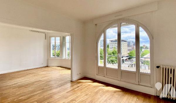 RENNES - Champ de Mars, Grand appartement T2 de 63 m² avec cave