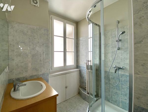 RENNES - Champ de Mars, Grand appartement T2 de 63 m² avec cave