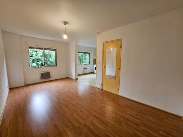 APPARTEMENT BOURG EN BRESSE - 1 pièce(s) - 31 m2