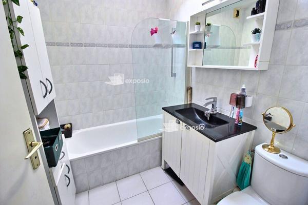 CARQUEIRANNE T3 DERNIER ETAGE - QUARTIER PORT