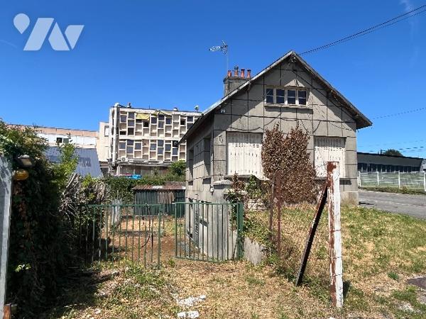 Vente par appel d'offres sous pli cacheté d'une maison située à SAINT-QUENTIN (02100)