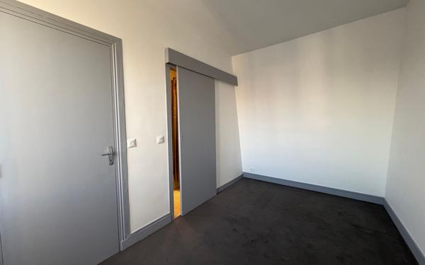 Appartement à vendre    2 pièces • 31,80 m2 Boulogne-Billancourt