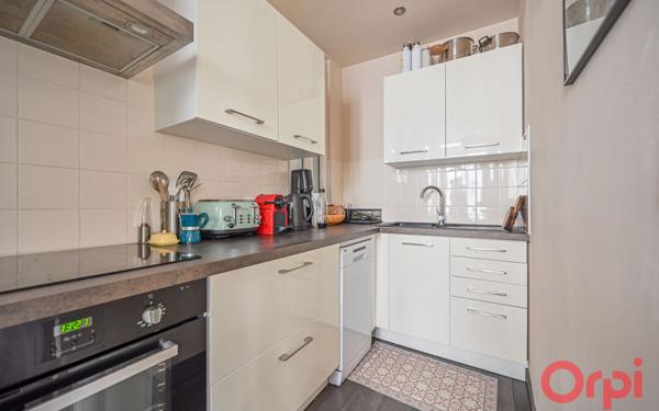 Appartement à vendre    2 pièces • 42,34 m2 Paris 18