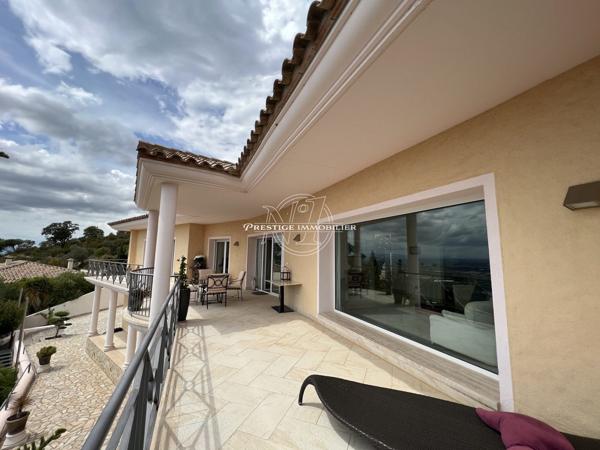 Roses – Sublime villa vue mer, appt indépendant, piscine, garage