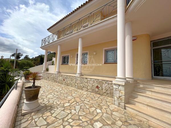 Roses – Sublime villa vue mer, appt indépendant, piscine, garage