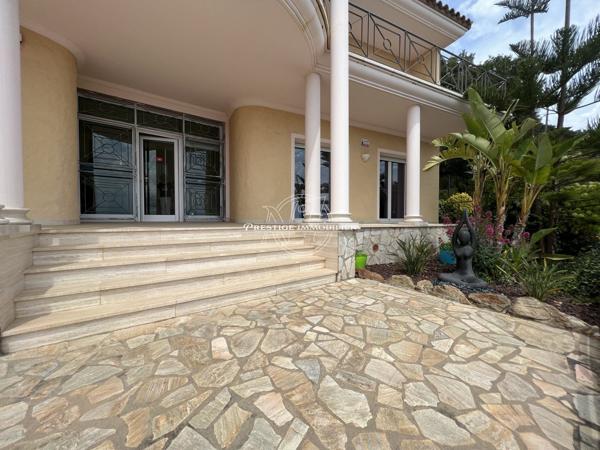 Roses – Sublime villa vue mer, appt indépendant, piscine, garage