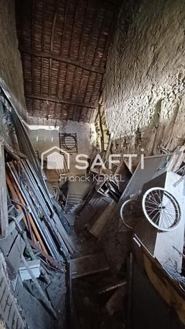 Grange à restaurer sur Auxy.