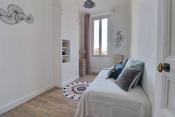 LOCATION APPARTEMENT MEUBLE RUE BRETEUIL - 13006 MARSEILLE - 3 PIECES 74.13M² - 2 CHAMBRES