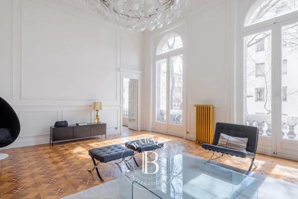 Marseille 8ème, Appartement 4 Chambres -  267 m² à vendre