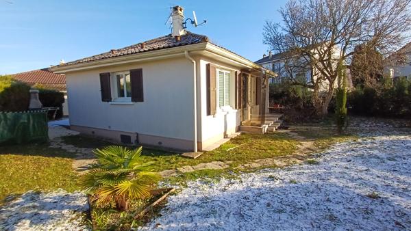 A vendre Magny les hameaux Cressely, Maison plain pied individuelle sur terrain clos 450m²