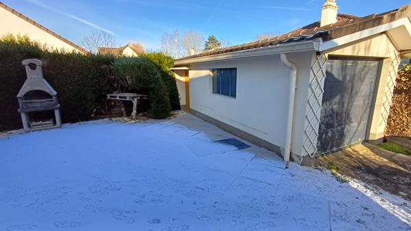 A vendre Magny les hameaux Cressely, Maison plain pied individuelle sur terrain clos 450m²