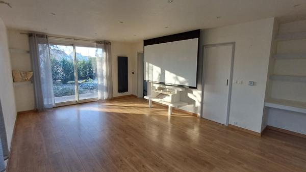 A vendre Magny les hameaux Cressely, Maison plain pied individuelle sur terrain clos 450m²