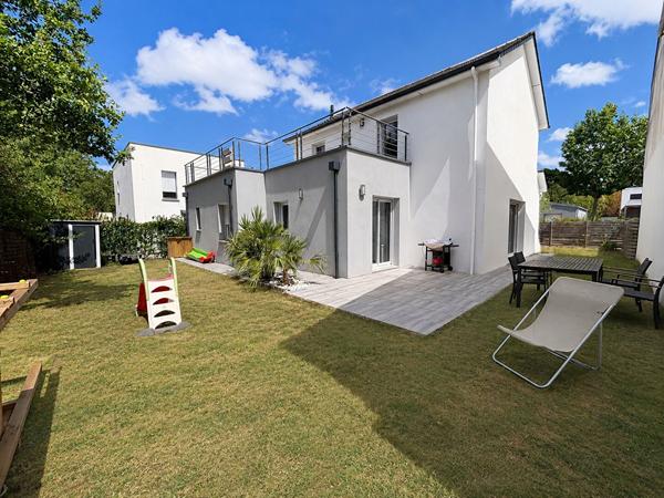 Maison Coueron, 2015, garage, entièrement clos