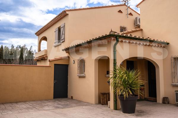 Villa polyvalente dans un secteur tres recherché.