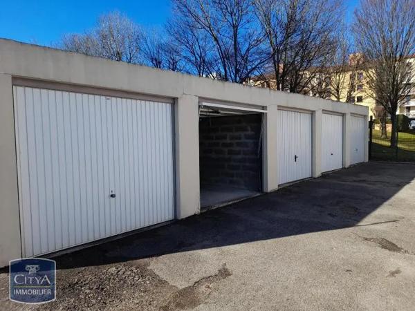 Appartement à louer 4 pièces 82.01m² Gleizé (69400)