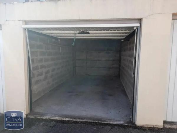Appartement à louer 4 pièces 82.01m² Gleizé (69400)