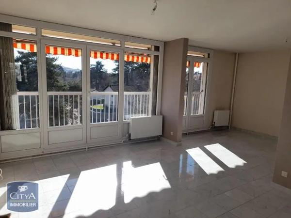 Appartement à louer 4 pièces 82.01m² Gleizé (69400)