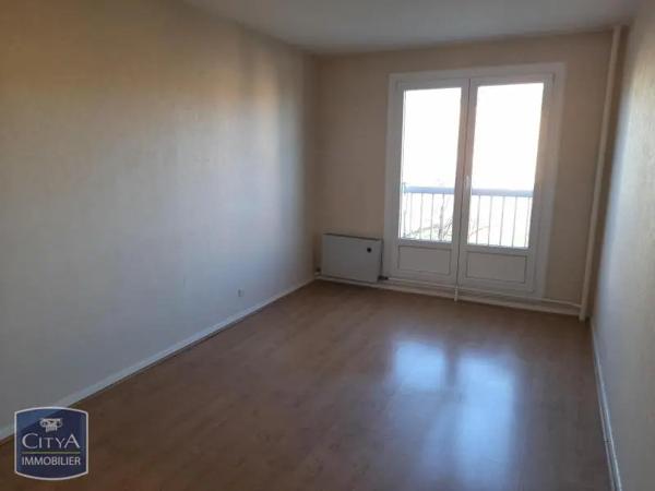 Appartement à louer 4 pièces 82.01m² Gleizé (69400)