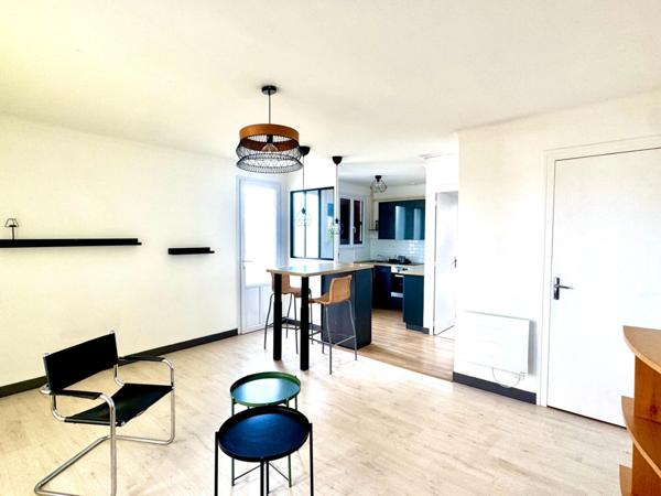 LE POULIGUEN-APPARTEMENT T2 DE 37M2-UNE PLACE DE PARKING-PROCHE COMMERCE A PIED- AU CALME