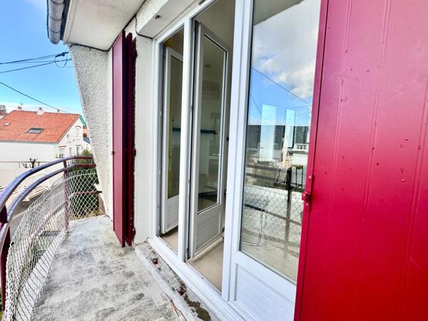 LE POULIGUEN-APPARTEMENT T2 DE 37M2-UNE PLACE DE PARKING-PROCHE COMMERCE A PIED- AU CALME