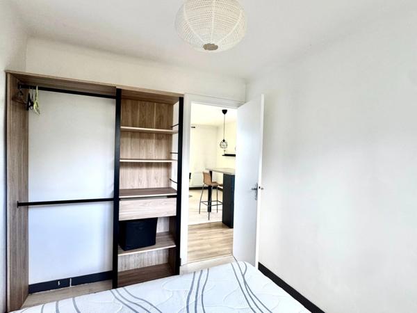 LE POULIGUEN-APPARTEMENT T2 DE 37M2-UNE PLACE DE PARKING-PROCHE COMMERCE A PIED- AU CALME