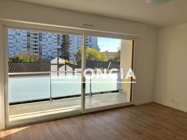 Location Studio 27.48 m² - 21 ALLEE DES FOREURS Talence 33400