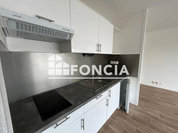 Location Studio 27.48 m² - 21 ALLEE DES FOREURS Talence 33400