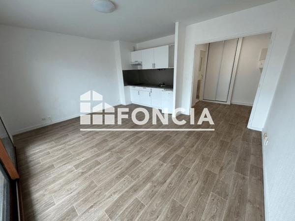 Location Studio 27.48 m² - 21 ALLEE DES FOREURS Talence 33400