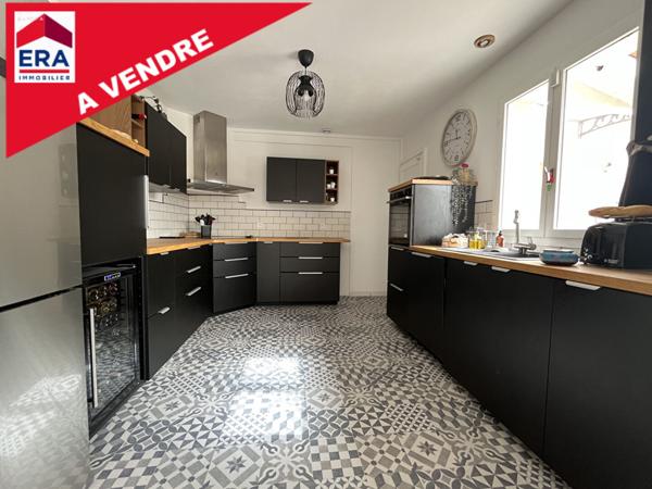 33440 AMBARES ET LAGRAVE - Maison 5 pièces 143 m² A VENDRE.