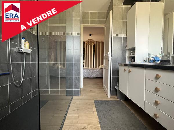 33440 AMBARES ET LAGRAVE - Maison 5 pièces 143 m² A VENDRE.