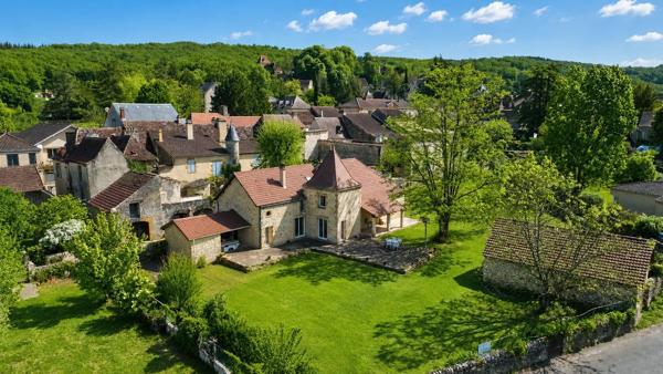 Vente                                                      Maison
                        
                     7 pièces                      148 m2                     à Cazals
