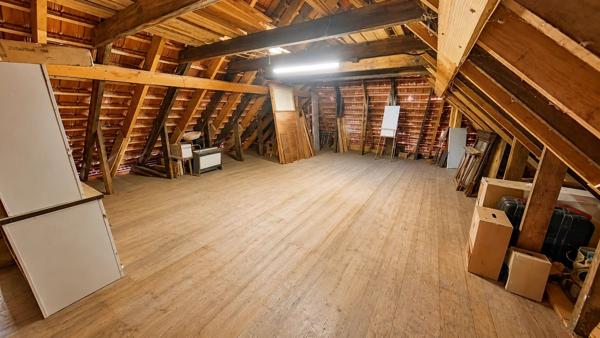 Vente                                                      Maison
                        
                     7 pièces                      148 m2                     à Cazals