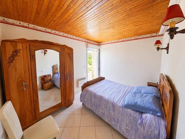 Vente                                                      Maison
                        
                     7 pièces                      148 m2                     à Cazals