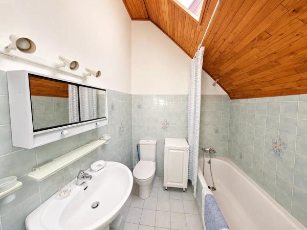Vente                                                      Maison
                        
                     7 pièces                      148 m2                     à Cazals