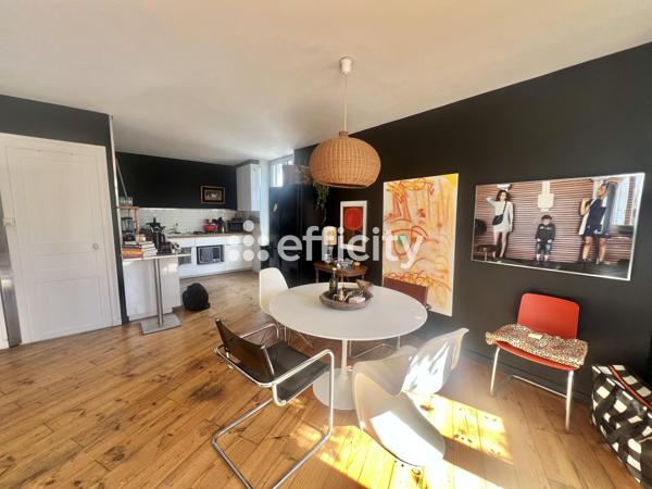 Maison
         7 pièces
        - 147 m² Exclusivité 577 500 € *