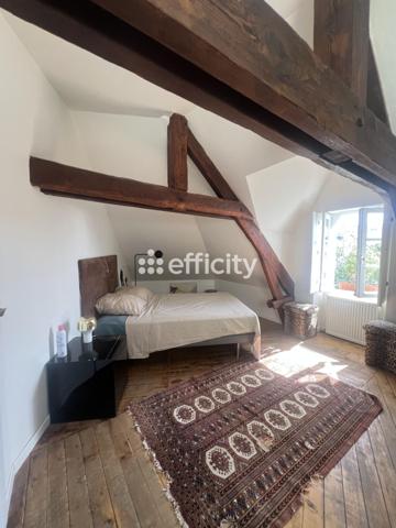 Maison
         7 pièces
        - 147 m² Exclusivité 577 500 € *