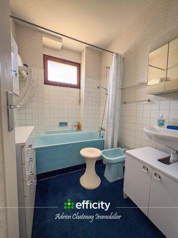 Maison
         6 pièces
        - 110 m² 213 600 € *