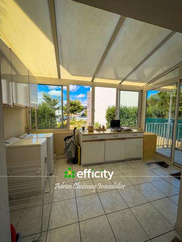Maison
         6 pièces
        - 110 m² 213 600 € *