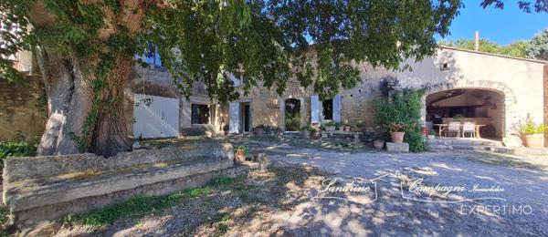 Robion (84440) CORPS DE FERME de 1804 et villa de 1960 vue imprenable du Luberon au Alpilles